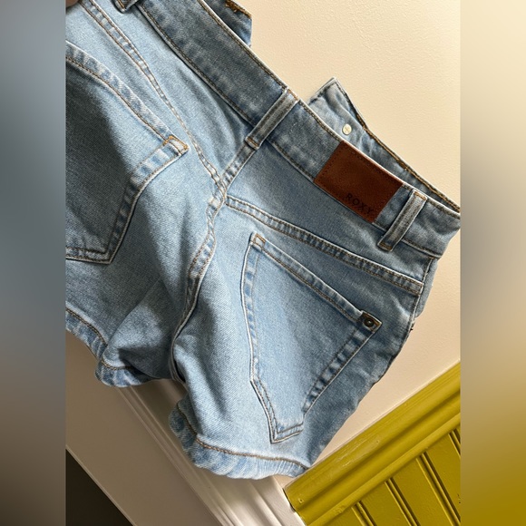 Roxy - jeans shorts size 25 - Picture 3 of 6